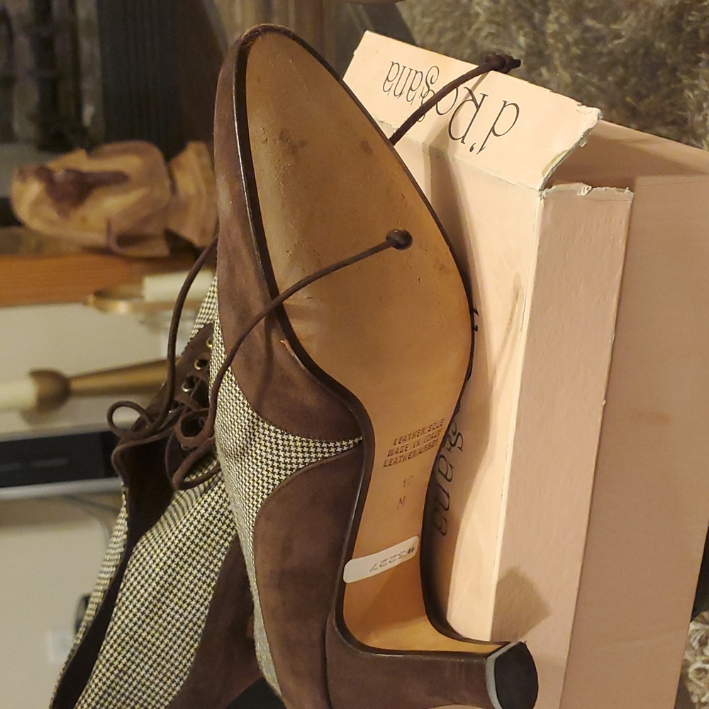 Shoe - Picture 5 of 10